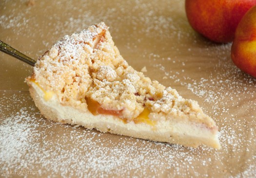 Kaesekuchen-Nektarinen-Tarte mit Streuseln