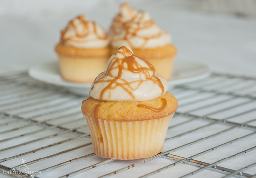 Vanille-Cupcake mit Karamell-Frosting - Vanilla Cupcakes with Caramel Frosting