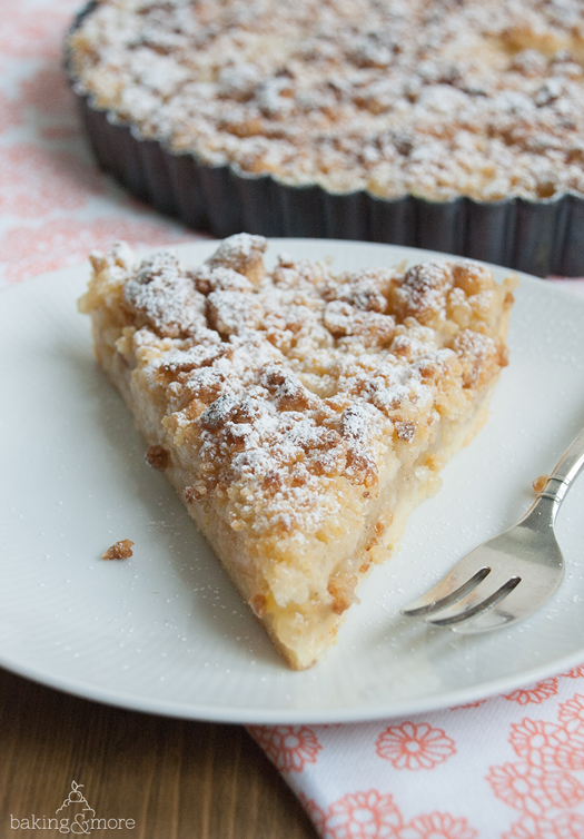 Apfel-Vanille-Tarte mit Marzipanstreuseln {Apple Vanilla Tarte with ...