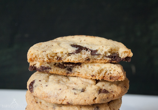 Cookies mit dunkler und weißer Schokolade - Cookies with dark and white chocolate