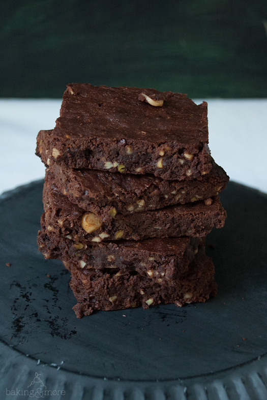 Brownies mit Nuss-Dreierlei - Brownies with 3 kinds of nuts
