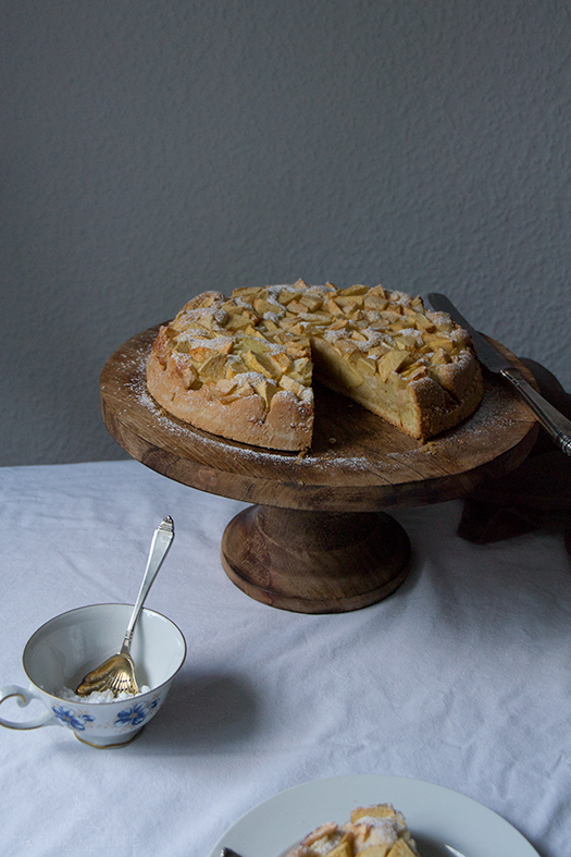 Apfelkuchen - Apple Cake